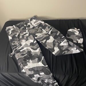 SHEIN Black and Gray Camo Joggers